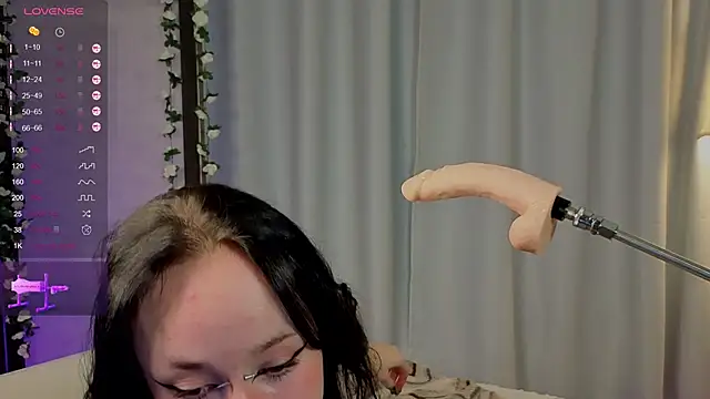 Juicy Vikki online show from October 25, 12:34 pm