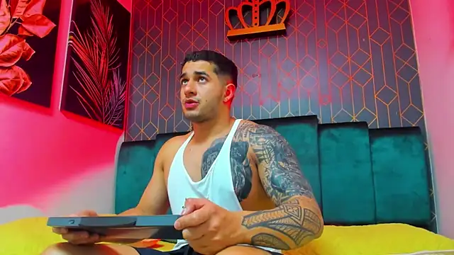 king falconer online show from September 13, 6:02 am