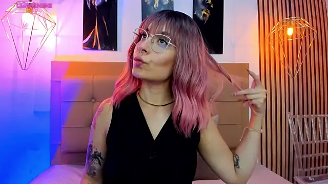 alesziarose online show from November 13, 7:24 pm