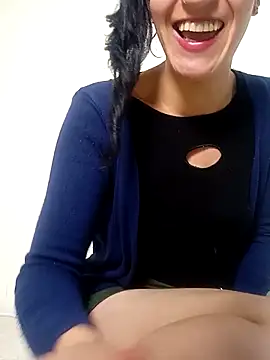 Snapshot of Oriana111 chatting on November 17, 11:21 pm Oriana111 online show from November 17, 11:21 pm