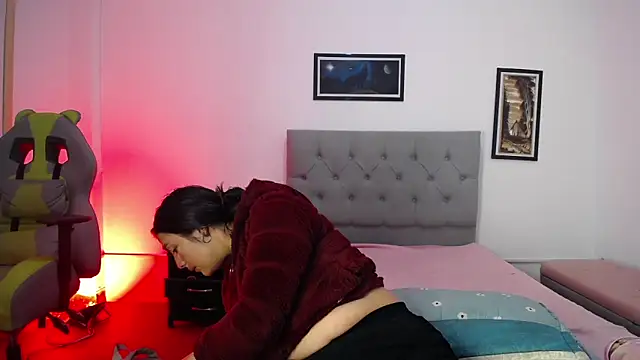 Esmeraldaa- online show from October 10, 6:23 am