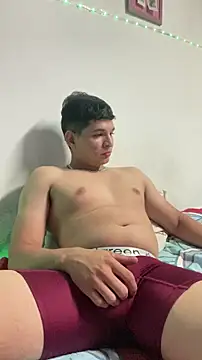 Snapshot of RobinLenoxx chatting on November 22, 5:39 am RobinLenoxx online show from November 22, 5:39 am