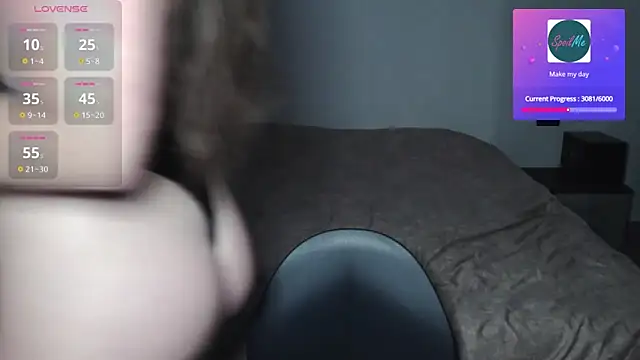 Snapshot of Goddess_LenaXX chatting on November 1, 10:17 am Goddess LenaXX online show from November 1, 10:17 am