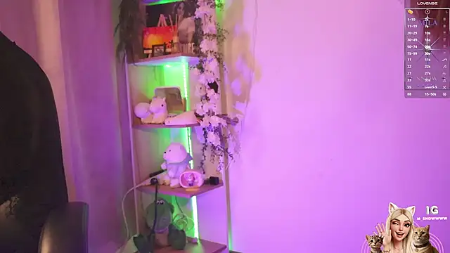 Snapshot of Miila_snow chatting on November 13, 11:53 am Miila snow online show from November 13, 11:53 am