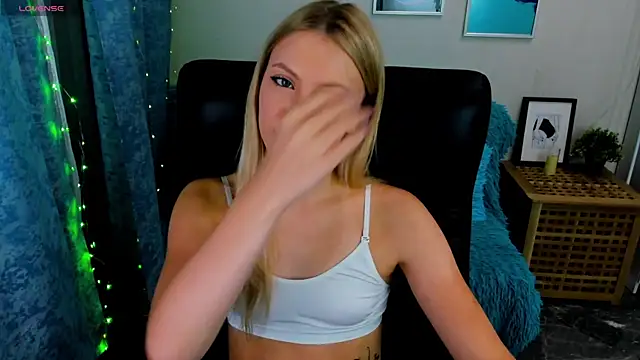 Snapshot of KatherineePierce chatting on September 14, 1:54 pm KatherineePierce online show from September 14, 1:54 pm