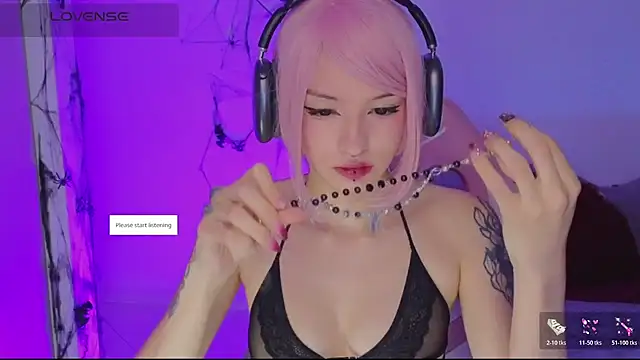 Moonlightt 21 online show from November 2, 7:38 pm