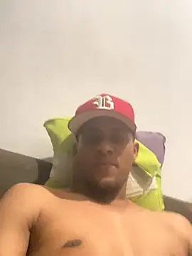 Snapshot of freedmar chatting on November 19, 2:33 am freedmar online show from November 19, 2:33 am