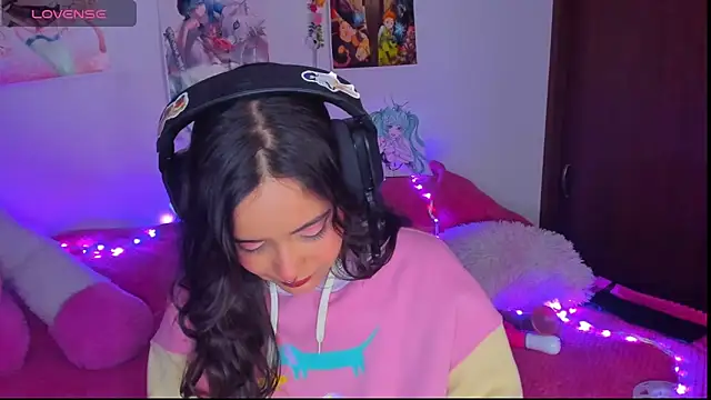 Snapshot of Maki_sins chatting on September 19, 5:42 am Maki sins online show from September 19, 5:42 am