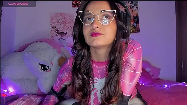 Snapshot of Maki_sins chatting on October 16, 6:03 am Maki sins online show from October 16, 6:03 am