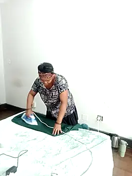 ShySexyBaddiexx online show from September 24, 10:29 am