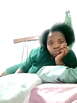 ShySexyBaddiexx online show from October 13, 7:58 pm