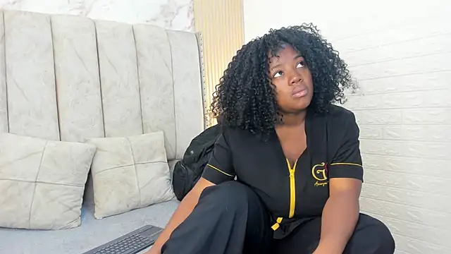 Snapshot of kiarazafira chatting on September 12, 10:15 am kiarazafira online show from September 12, 10:15 am