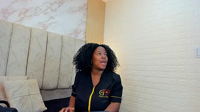 Snapshot of kiarazafira chatting on September 17, 10:28 am kiarazafira online show from September 17, 10:28 am