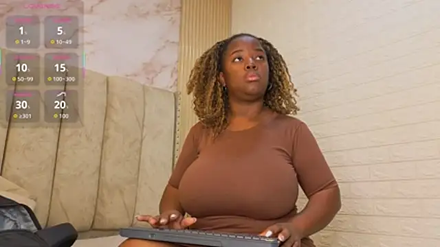 Snapshot of kiarazafira chatting on November 7, 11:21 am kiarazafira online show from November 7, 11:21 am