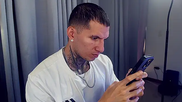 Shane Clay online show from October 10, 5:01 pm