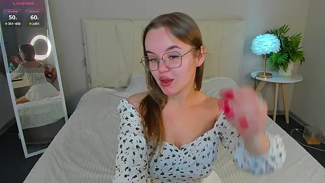 RadiantFairy online show from September 27, 2:27 am