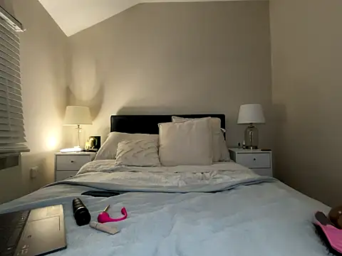 FrancescaXO online show from September 23, 7:50 pm