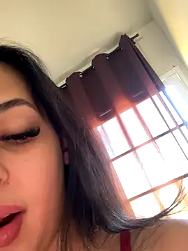 jujuarantes  2025 online show from November 21, 4:38 pm