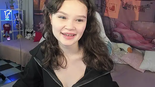 EmilyChaves online show from November 25, 6:08 pm