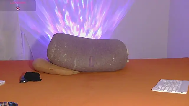 Snapshot of MrsNehir chatting on November 12, 8:30 pm MrsNehir online show from November 12, 8:30 pm