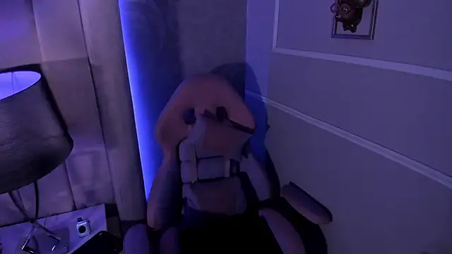 Snapshot of CherryMelon chatting on October 4, 4:10 am CherryMelon online show from October 4, 4:10 am