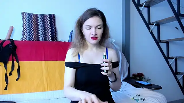 Katherine Twilight online show from February 2, 7:30 am