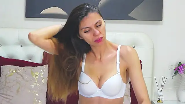 Snapshot of HaileyVixen chatting on November 20, 5:18 am HaileyVixen online show from November 20, 5:18 am