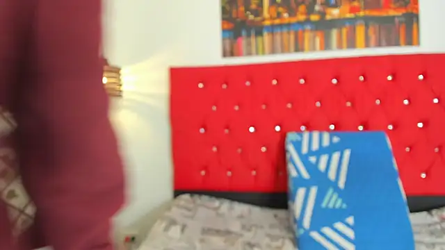 carolinacrus01 online show from September 30, 4:12 pm