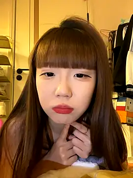 D-033 online show from November 27, 6:10 pm