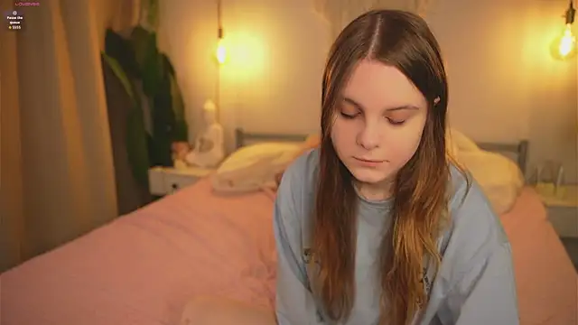 Snapshot of Lu__Lane chatting on December 5, 8:23 am Lu Lane online show from December 5, 8:23 am