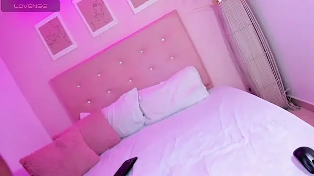 ANNIE DOLCE  online show from September 24, 9:51 pm