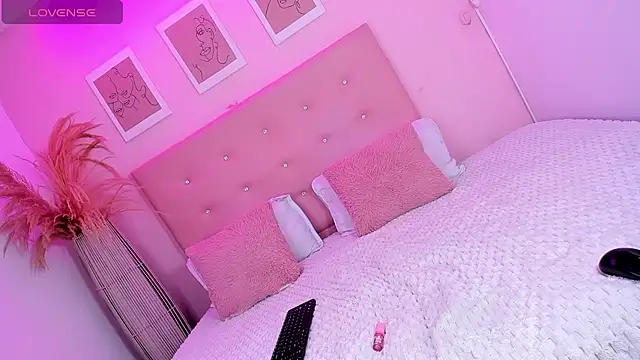 ANNIE DOLCE  online show from November 10, 10:31 pm