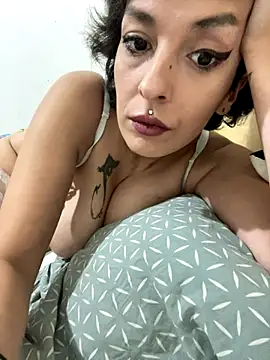 Snapshot of Piggiteablacktea chatting on September 24, 8:01 pm Piggiteablacktea online show from September 24, 8:01 pm