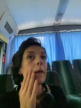 Snapshot of Piggiteablacktea chatting on October 23, 10:14 am Piggiteablacktea online show from October 23, 10:14 am