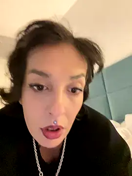 Snapshot of Piggiteablacktea chatting on November 11, 7:58 pm Piggiteablacktea online show from November 11, 7:58 pm