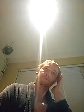 piercingpik online show from October 6, 7:11 pm