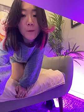 AikoYamada online show from November 4, 6:45 am