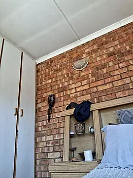 wallacelegend online show from September 16, 7:20 am