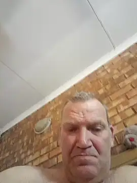 wallacelegend online show from October 28, 6:17 am