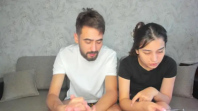 sophywhisper online show from September 19, 8:16 am