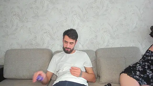 sophywhisper online show from October 15, 6:57 am