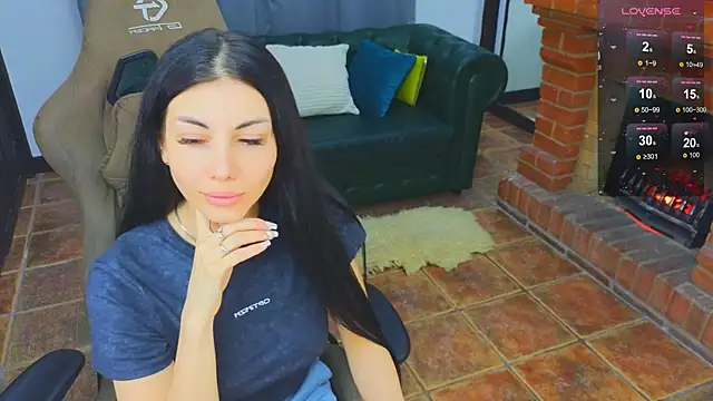 Emmi Swon online show from October 17, 6:43 pm