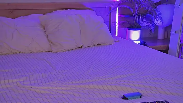 MiaEuphoria  online show from September 15, 3:50 am