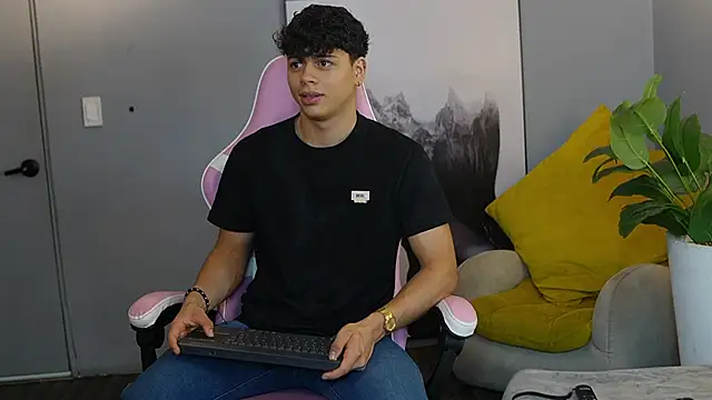 Ethan occonor online show from October 18, 1:01 pm