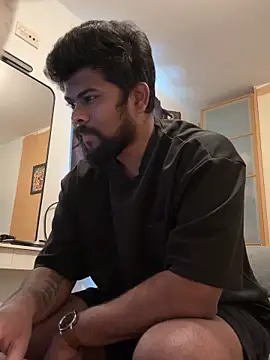 Snapshot of CrazyShashank chatting on October 3, 9:28 am CrazyShashank online show from October 3, 9:28 am