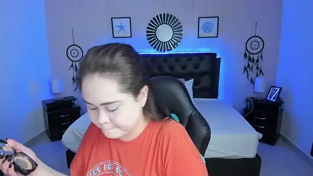 LolaVillalobos online show from November 15, 12:13 pm