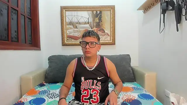 DavilANDkevin2 online show from October 19, 2:45 am