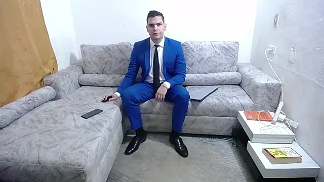 Victor Maitland online show from November 14, 7:45 pm