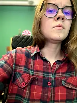 Snapshot of _CherryBloom_ chatting on September 17, 12:29 pm CherryBloom online show from September 17, 12:29 pm