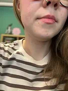 Snapshot of _CherryBloom_ chatting on September 20, 12:06 pm CherryBloom online show from September 20, 12:06 pm